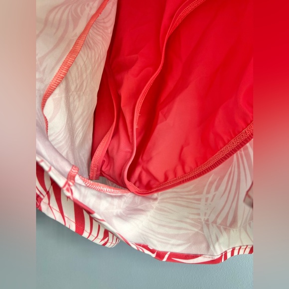 COCO CONTOURS REFLECT SWIM SHORT - FEATHER PALM - Picture 4 of 9